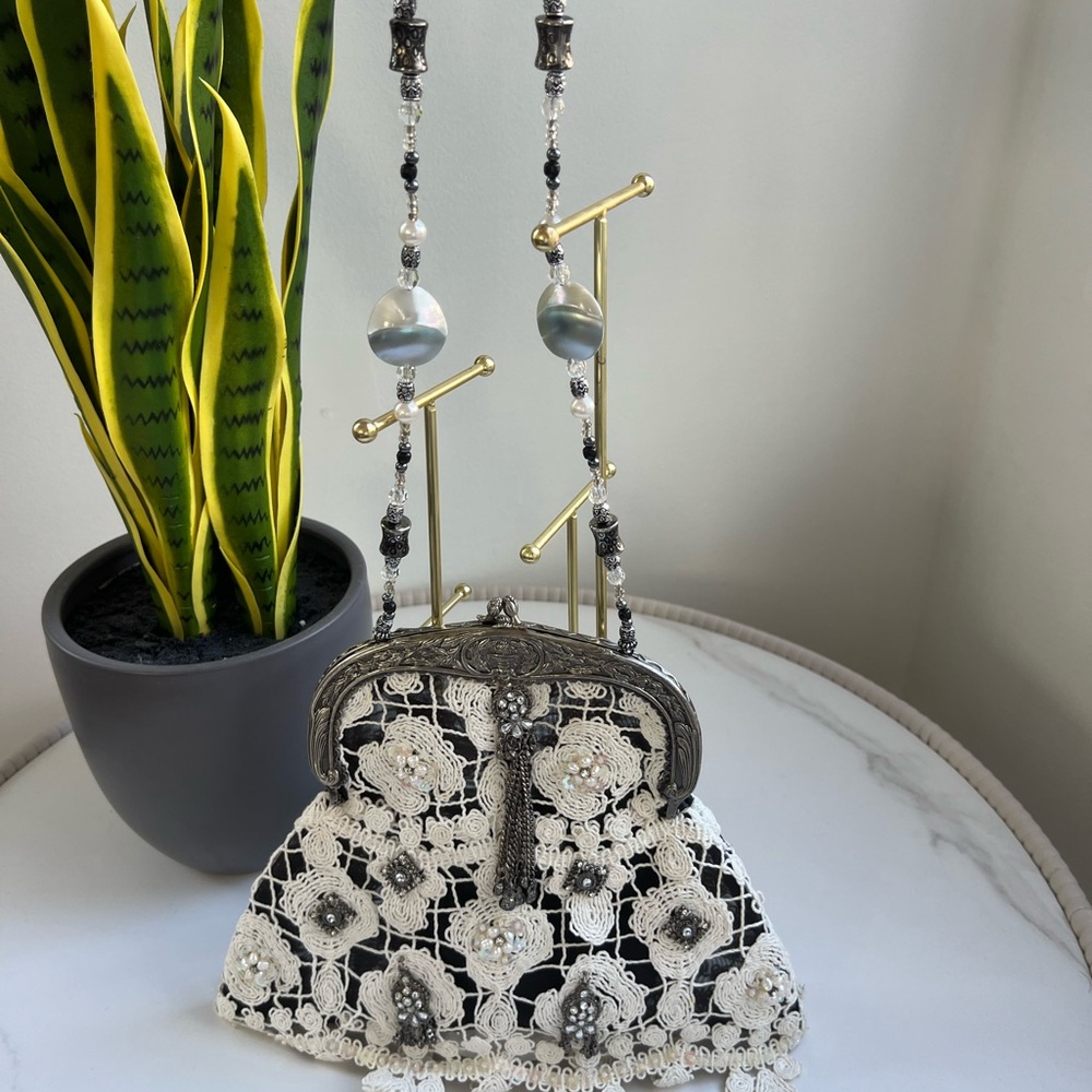 Elegant Black and White Lace Women's Bag - Picture 4 of 4